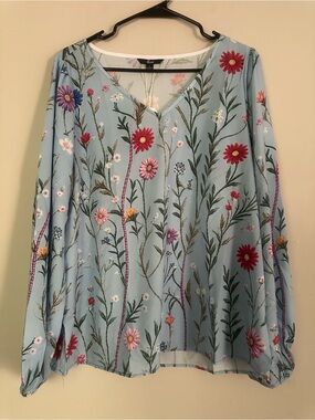 Floral V-Neck Light Blue Blouse with Long Sleeves